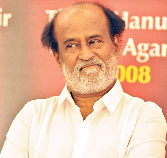 super star rajinikanth,tamil star rajinikanth,lathaa rajini wife,rajini trust emplyees to straike,salary issue in emplyees  రజినీ ఎలా గట్టెక్కుతారో చూద్దాం..!